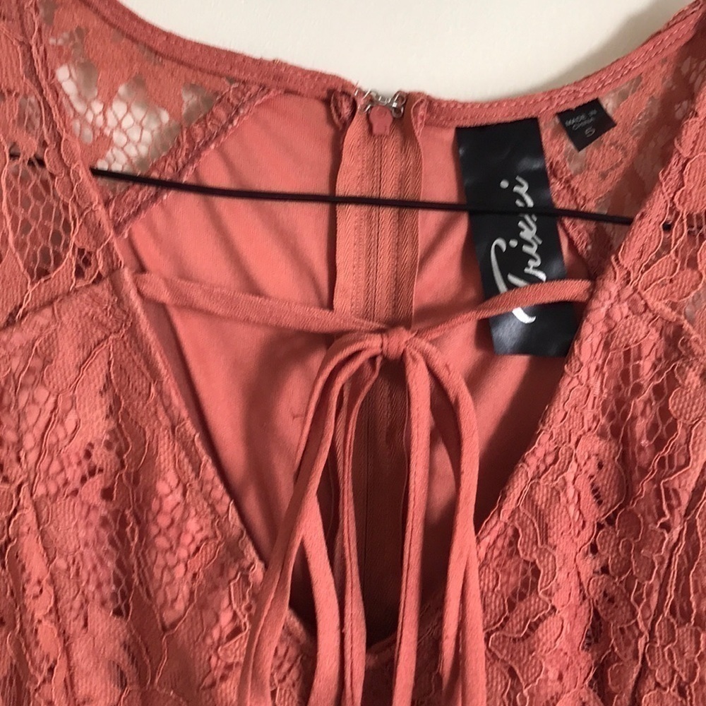 NWT Trixxi Salmon Lace Dress - Picture 2 of 4